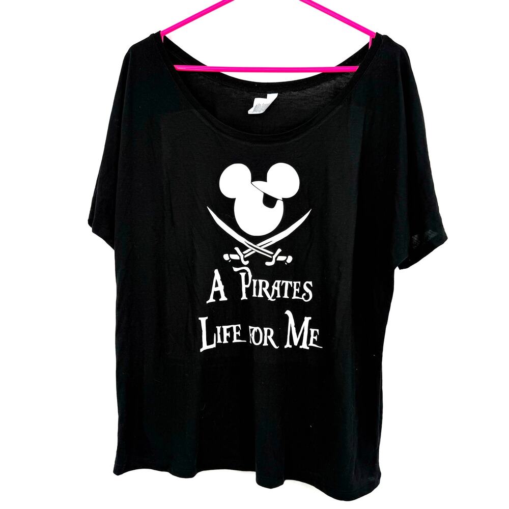 Bella Canvas Size Medium Short Sleeve T-Shirt Tee Top Blouse Disney Pirates